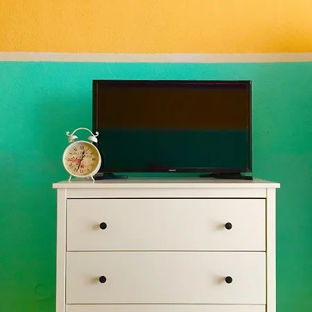 Colour Flat